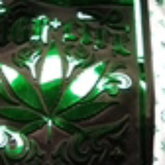 Men's Victorious Green Foil Marijuana Leaf Design - Picture 3 of 3